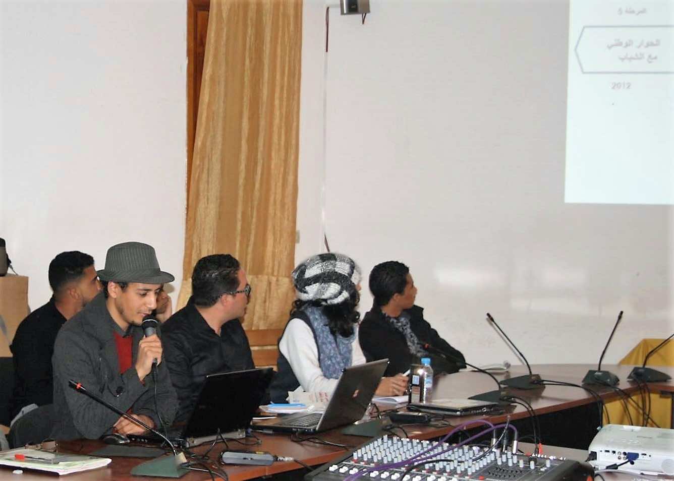 Les jeunes marocains soulignent l'importance de la démocratie participative