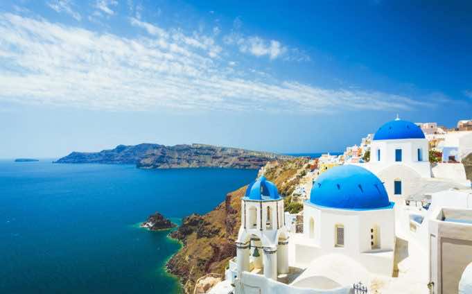Greece to Impose Social Distancing, Welcome Tourists in Summer 2020