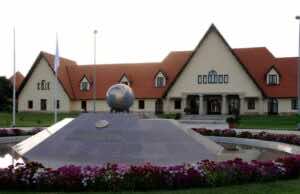 Al Akhawayn 1st University in Africa Accredited for Online Instruction