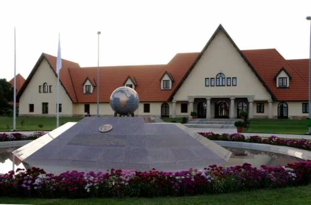 Al Akhawayn 1st University in Africa Accredited for Online Instruction