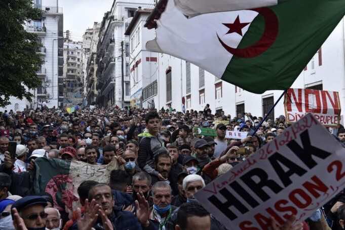 Algeria: Hirak Protests Draw Thousands Despite Heavy Police Presence Algeria: Hirak Protests Draw Thousands Despite Heavy Police Presence