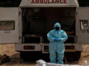 New Makeshift Crematoriums Built as India’s COVID-19 Crisis Worsens New Makeshift Crematoriums Built as India’s COVID-19 Crisis Worsens