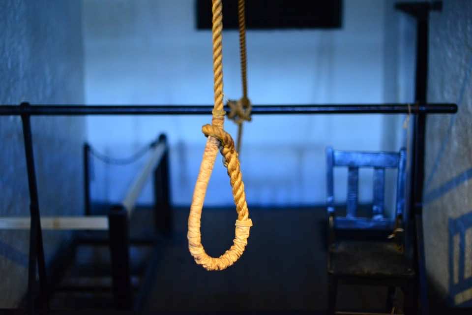 20 Moroccan Migrants Attempt Collective Suicide in Portuguese Prison