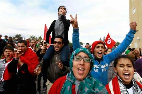 32 hurt as Tunisia strike turns violent: source