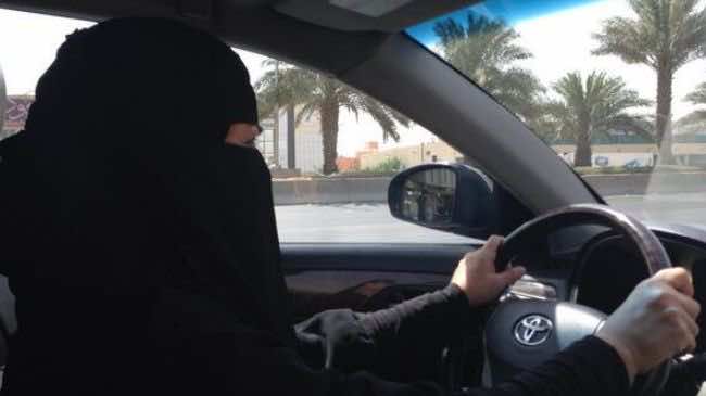 Saudi Woman Stuck at Border for Defying Driving ban