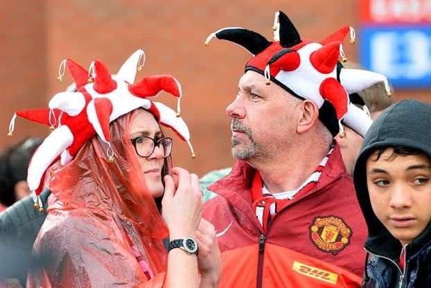 Man Utd fans out in force to say farewell to Ferguson