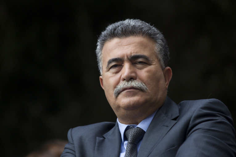 Watch Moroccan MPs Shout Down Israeli Minister Amir Peretz in Parliament