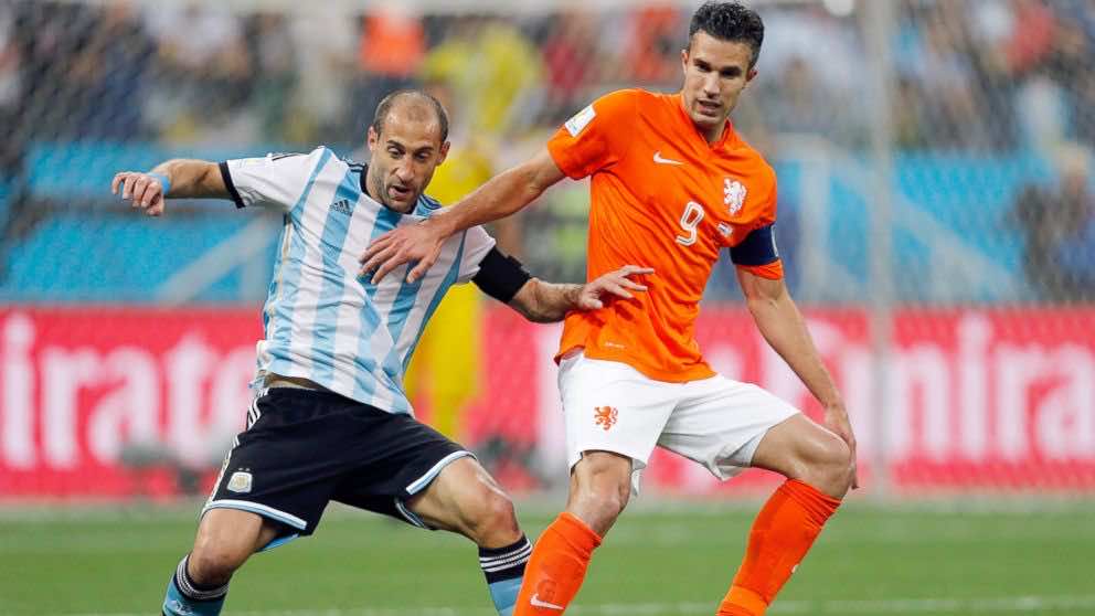 Argentina defeats the Netherlands to advance to World Cup final