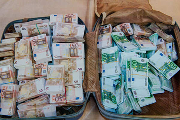 Moroccan Customs to Crackdown on Illegal Currency Trafficking