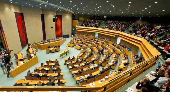 Dutch legislators discuss law banning religious offences