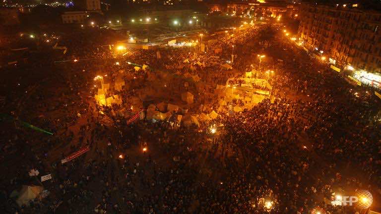 Government buildings stormed on Egypt anniversary