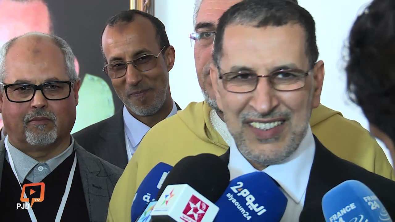 El Othmani Speaks to the Press in Tamazight