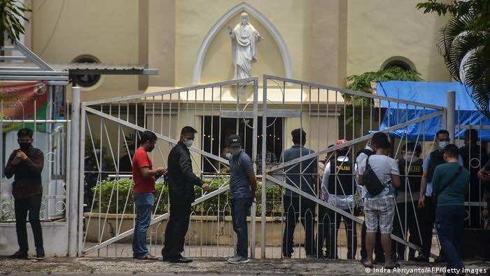 Explosion Rocks Church in Indonesia, Injures 14