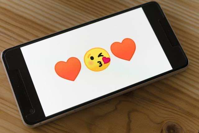 Hearts and LOLs: Facebook Reveals the Most Popular Emojis in Morocco