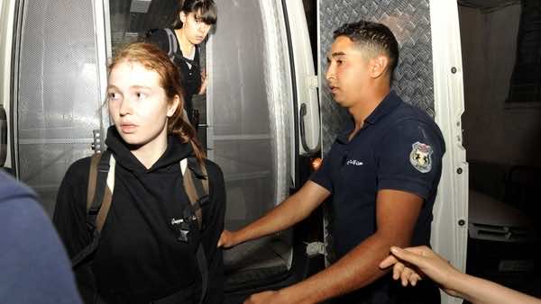 Femen activists land in Paris after leaving Tunisia jail