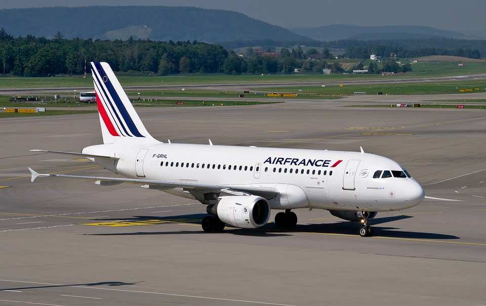 French Muslim Takes Case to Court After Being Fired for Praying at Work