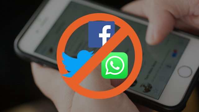 Indian Government Bans Social Media in Kashmir