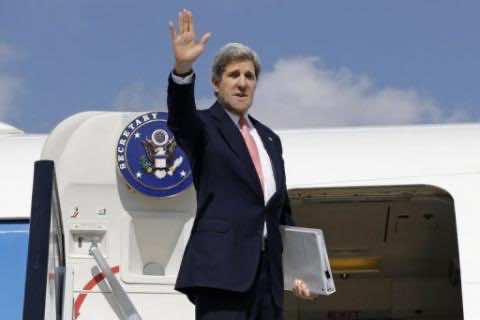 Protest near Cairo airport delays Kerry departure