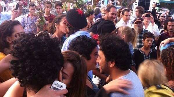 Moroccans stage ‘kiss-in’ to support accused teens