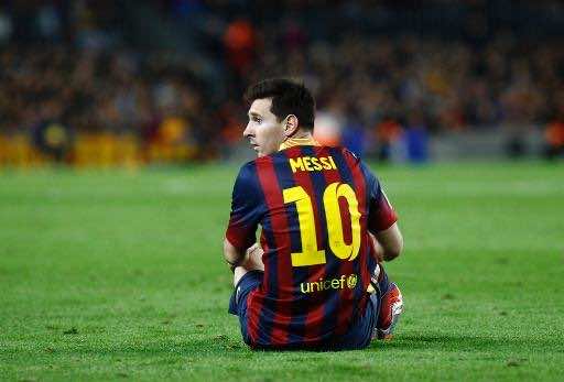 Video: Messi Loses His Temper Against AS Roma Player