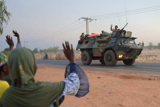 French ground troops prepare to battle Mali Islamists
