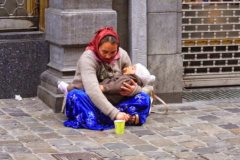 Moroccan Police to Launch DNA Testing for Professional Beggars, ‘Their Children’