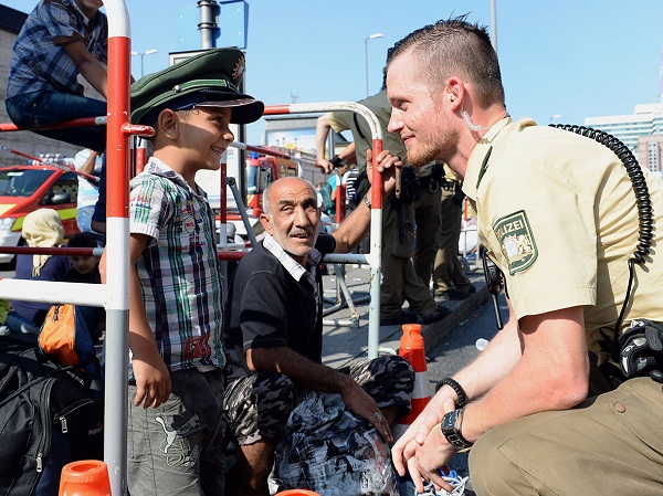 Germany: Munich’s Police Overwhelmed with Local Donations for Refugees