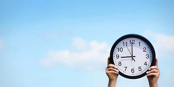 Reminder: Clocks in Morocco Will Go Back One Hour for Ramadan