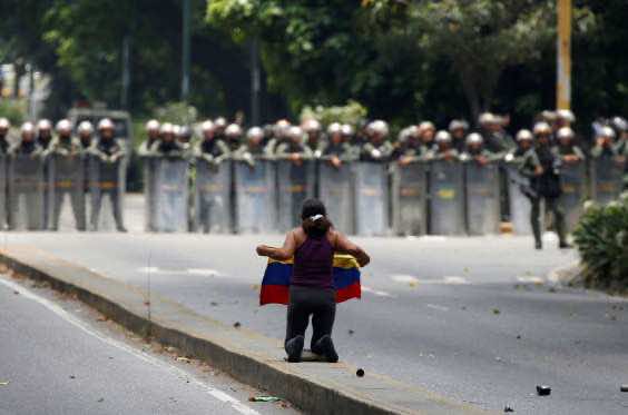 Twelve People Killed in Venezuela in Overnight Violence