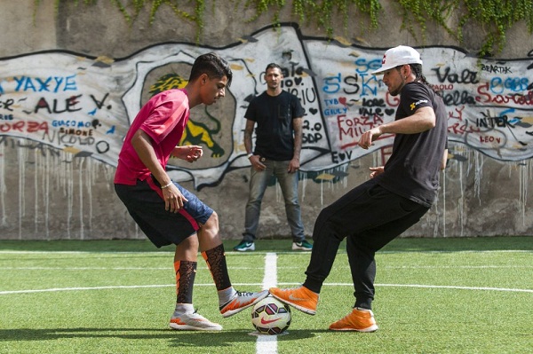 World’s Greatest Freestyler Takes on Moroccan Hachim Mastour