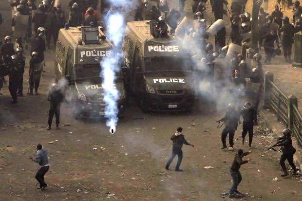 Fears of more unrest as rival protesters mass in Egypt