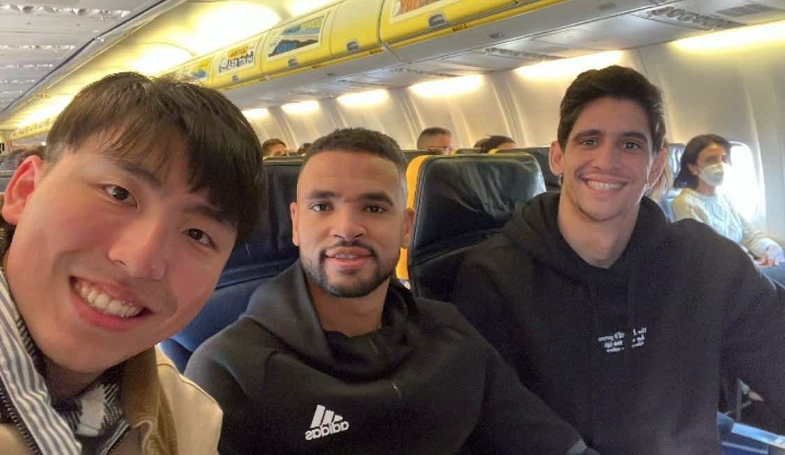 Fans in Awe of Humble Bounou, En-Nseyri Boarding Ryanair Flight