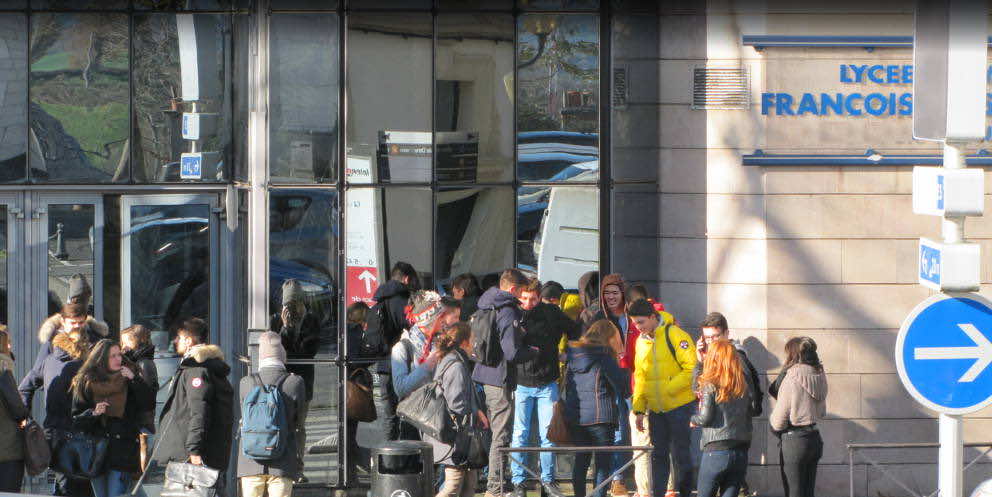 France: 1 out of 5 Moroccan Immigrants Never Attended School