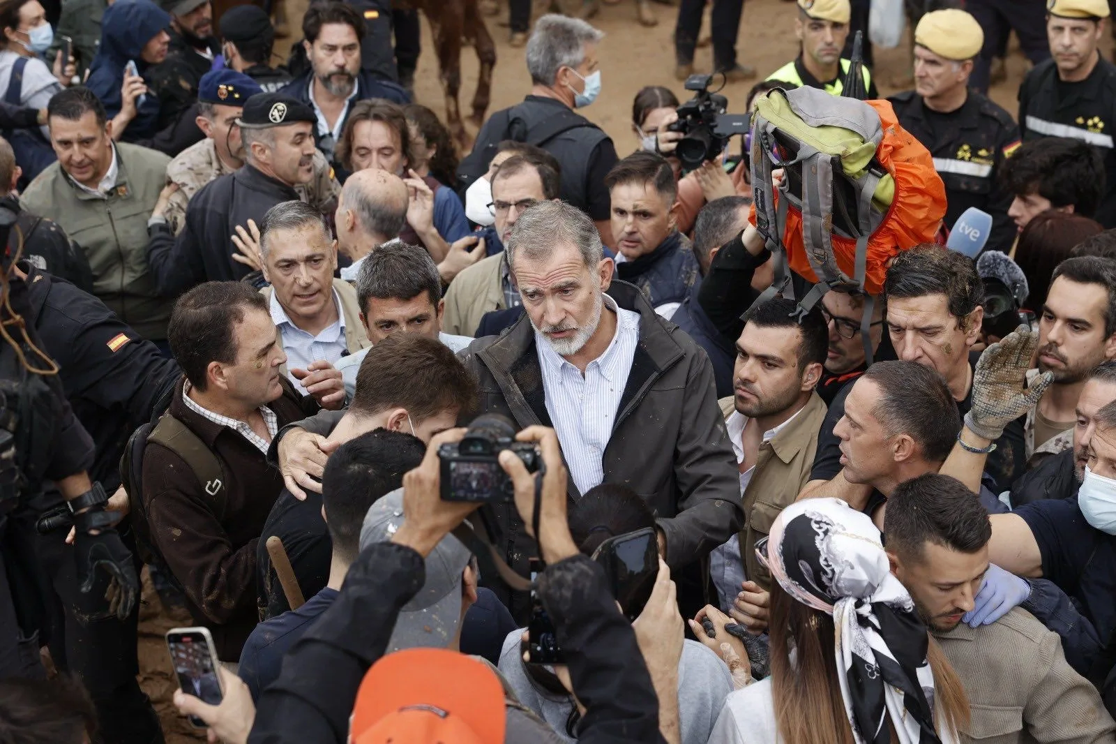 King Felipe VI and Queen Letizia Pelted with Mud During Flood Visit in Paiporta