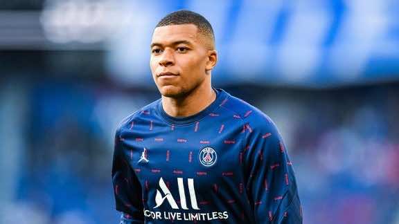 Kylian Mbappe Decides to Stay at PSG