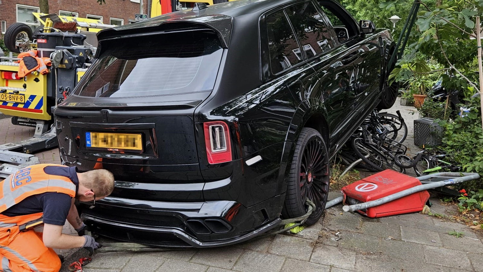 Luxury Rolls-Royce Belonging to Hakim Ziyech Involved in Amsterdam Traffic Mishap