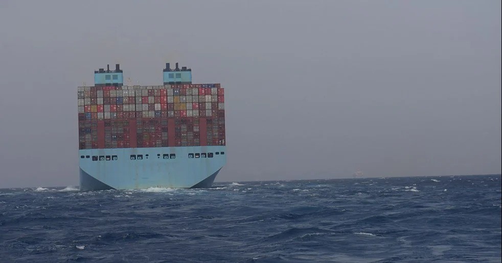 Maersk Halts Red Sea Routes Amid Escalating Tensions