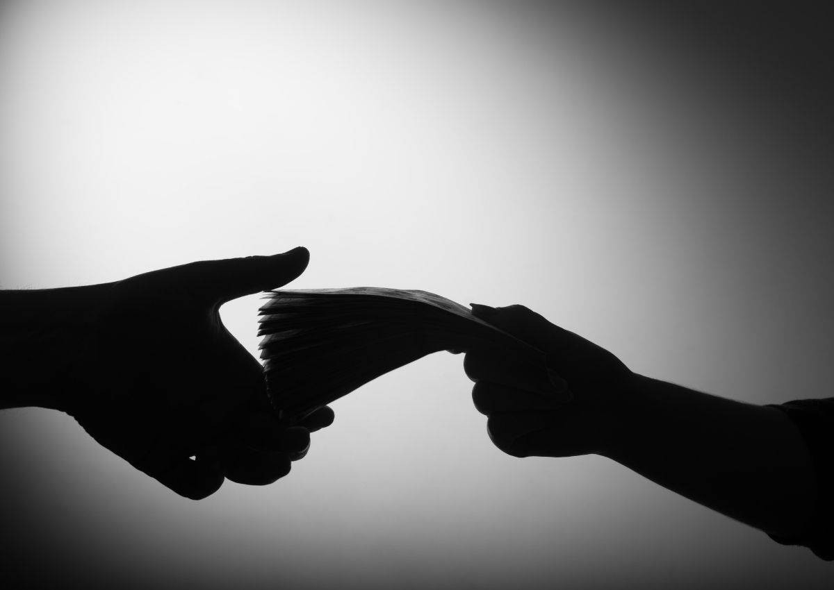 Moroccan Police Officer Arrested in Fez for Alleged Extortion and Bribery