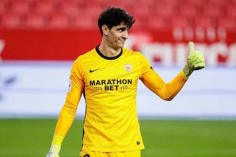 Morocco’s Bounou Becomes First to Lift Zamora Trophy for Sevilla