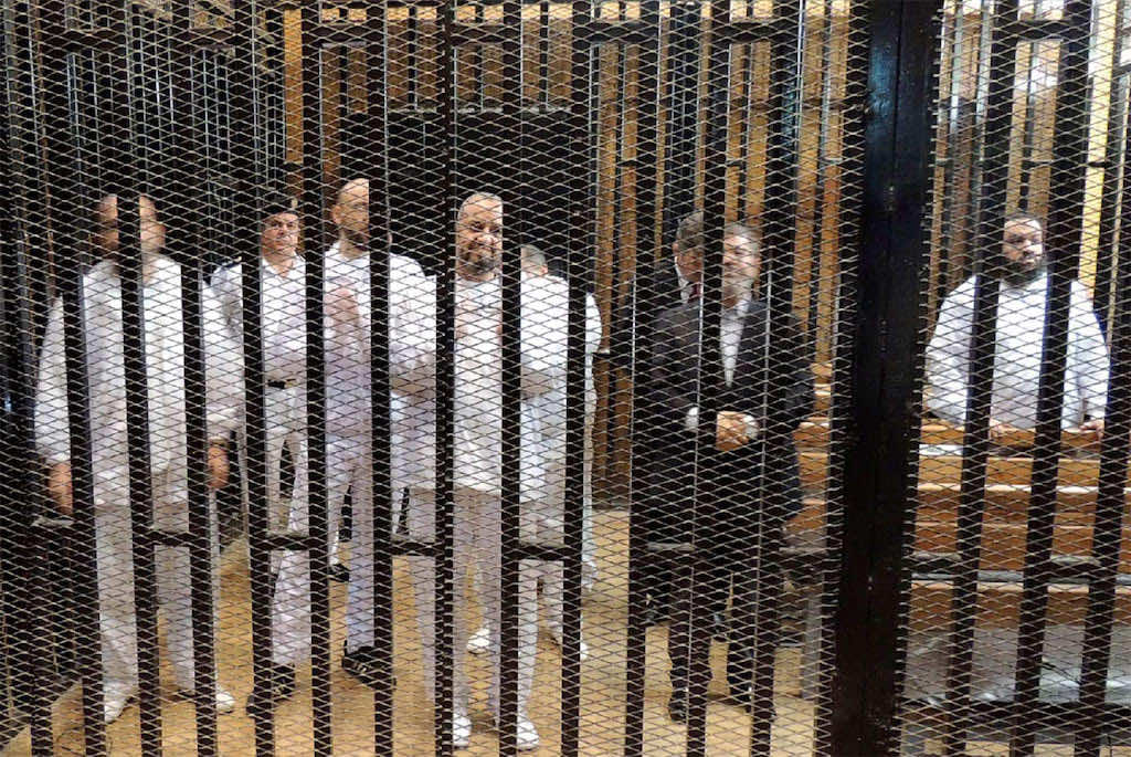15 lawyers to attend 2nd session of Morsi trial