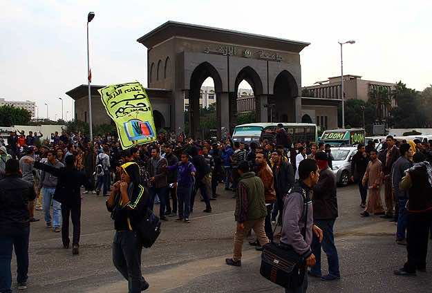 Pro-democracy students usher in New Year with fresh protests