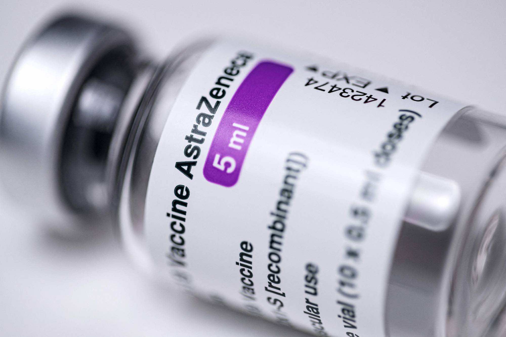 Rich EU Countries Consider Lifting Vaccine Patent, For EU-Use Only