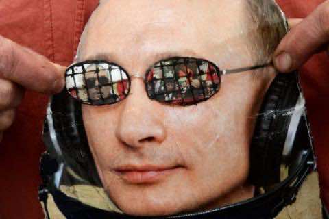 Thousands protest in Moscow to revive Putin challenge