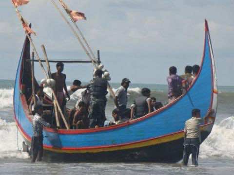 Rohingya boat capsizes off Myanmar as cyclone looms