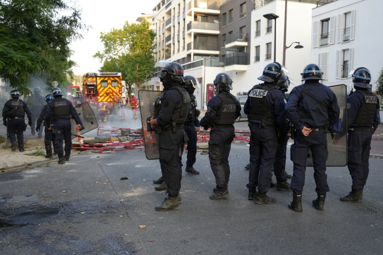 Economic Fallout of Riots in France: Businesses Suffer €1 Billion in ...