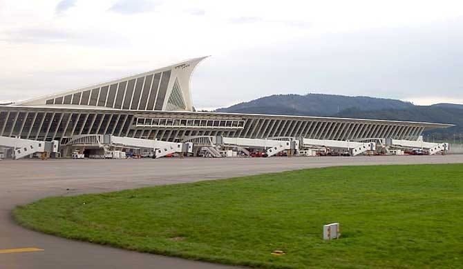Polisario-affiliated Activist Detained at Bilbao Airport Awaits Deportation to Morocco
