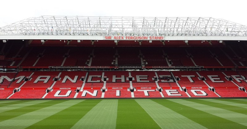 Qatar’s Sheikh Jassim Submits $6 Billion Bid for Manchester United