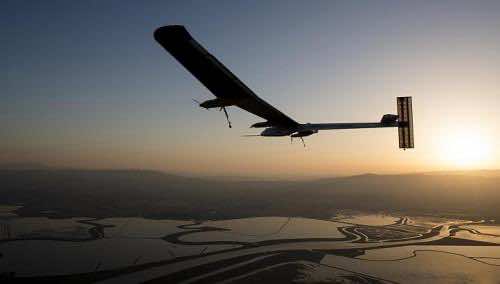 Manned solar plane lands in dark in major US airport