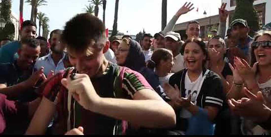 Video: Spanish Tourists Chant ‘Viva Morocco’ Outside Parliament