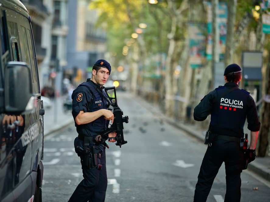 Spanish Police Arrest 4 Moroccans for Stealing News Crew Equipment